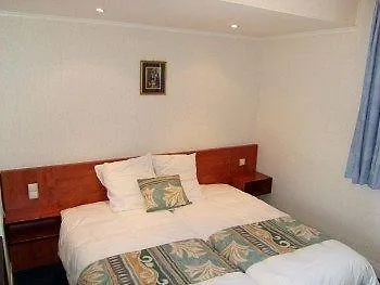 Foch Hotel